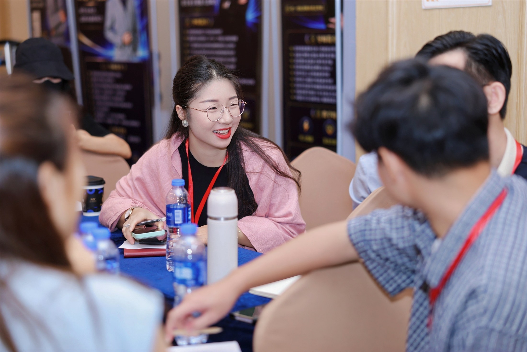 6aa2776d14002.jpg 网站素材383.jpg