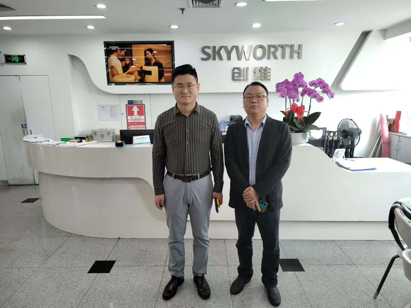 佰世慈航演讲口才创始人姚辉在创维办公场所走访交流留影